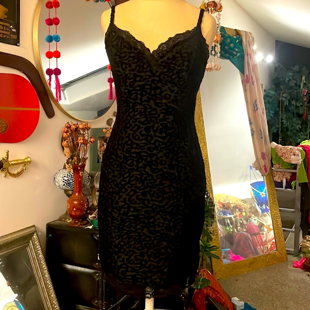 Perfect little black dress crushed velvet Leopard print!:) fits like a glove